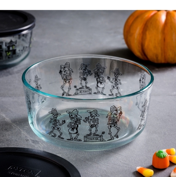 Pyrex Other - NWOT PYREX Day of The Dead 4 Cup Glass Bowl Container